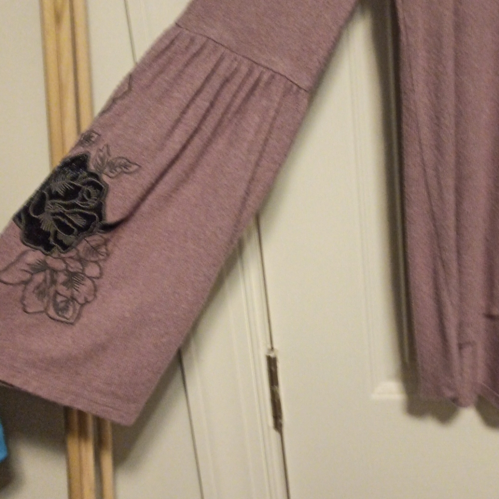 Sweater - Picture 3 of 3